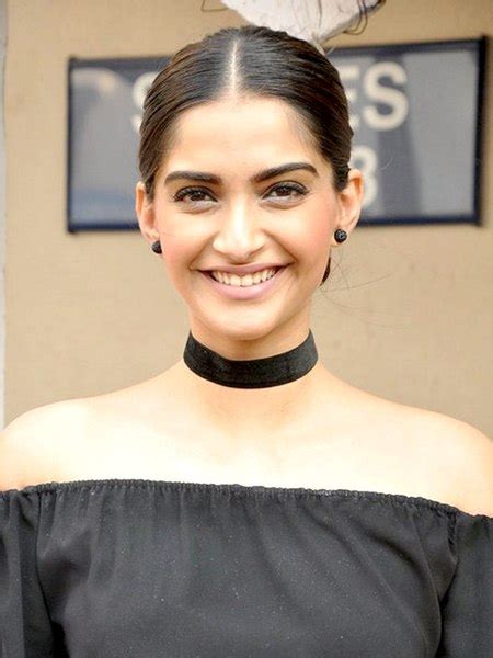 sonam kapoor weight and height|sonam kapoor body weight.